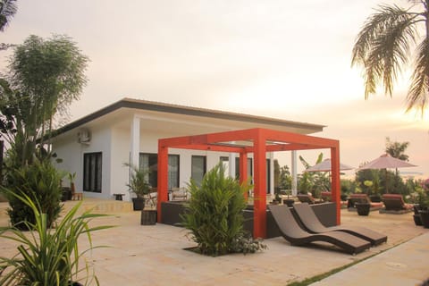 Property building, Seating area