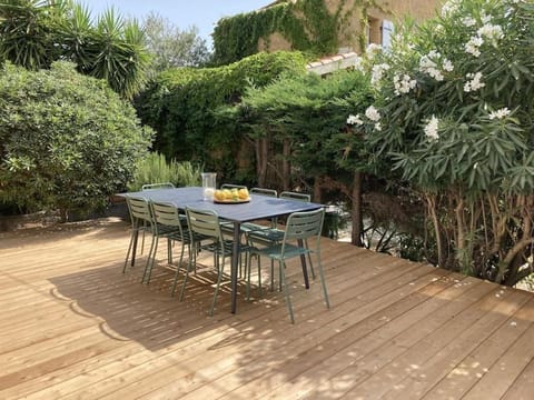 Maison pieds dans l eau avec piscine et clim House in Linguizzetta