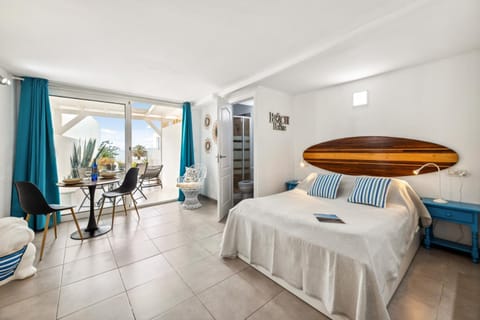 Patio, Photo of the whole room, Bedroom