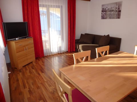 TV and multimedia, Photo of the whole room