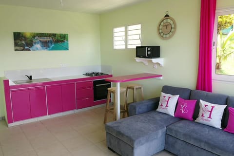 Kitchen or kitchenette, Living room