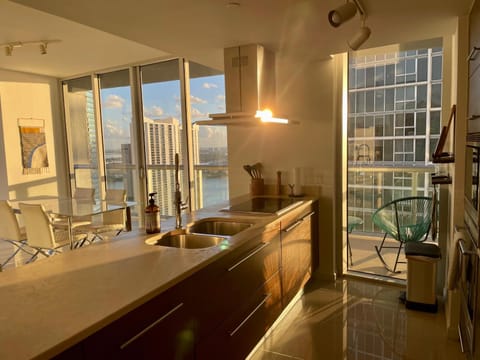 IconBrickell Tower 3 W Residences Apartment hotel in Brickell