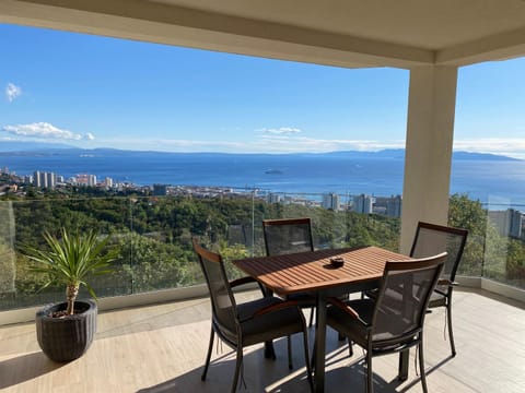 Balcony/Terrace, Balcony/Terrace, City view, Sea view