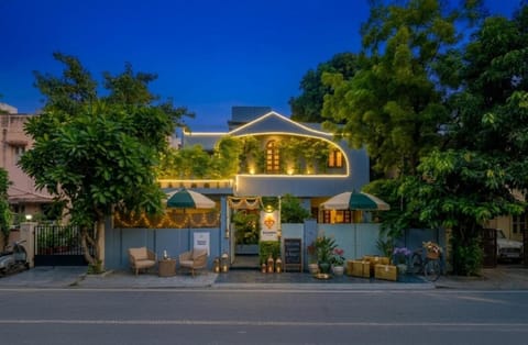 Property building, Garden