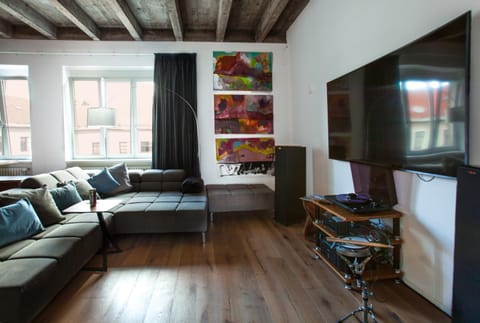 Communal lounge/ TV room, TV and multimedia, Living room, Seating area