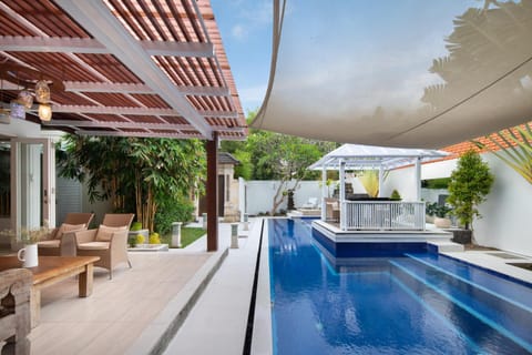 Garden, Seating area, Pool view