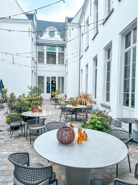 Restaurant/places to eat, Summer, Balcony/Terrace, Dining area, Lunch, Seasons