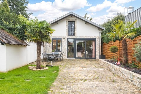 Maison Macaron 10min Disneyland Paris House in Bailly-Romainvilliers