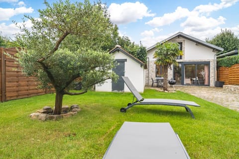 Maison Macaron 10min Disneyland Paris House in Bailly-Romainvilliers