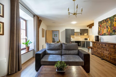 Living room, Dining area, oven, stove