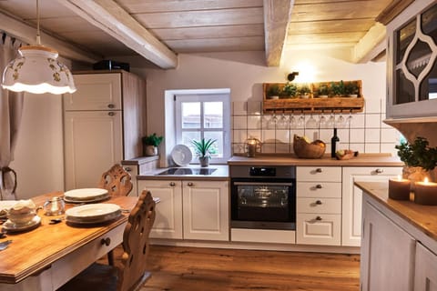 Kitchen or kitchenette, Living room