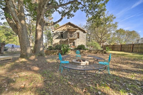 Eclectic Asheville Abode with Backyard Oasis! House in Asheville