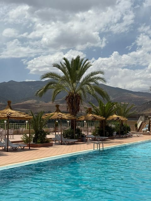 Mountain view, Pool view, Swimming pool