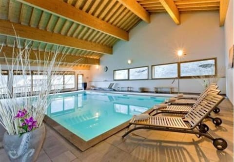 Property building, Pool view, Swimming pool, sunbed