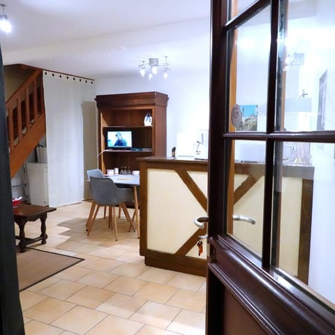 Communal lounge/ TV room, Facade/entrance