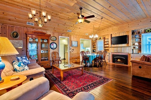 Coral Beach House House in Balboa Island