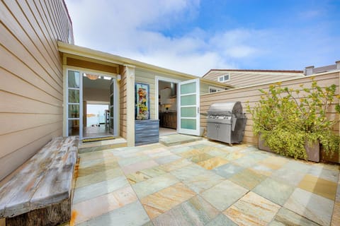 Seabluffe Ocean Spray House in Leucadia