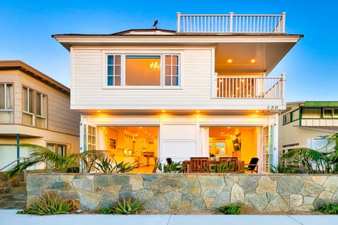 Spacious Balboa Beauty House in Balboa Island