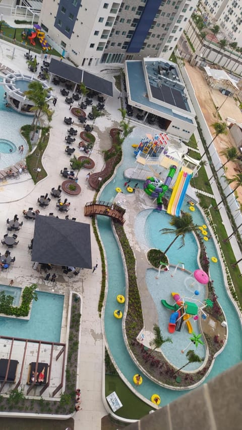 Bird's eye view, Pool view