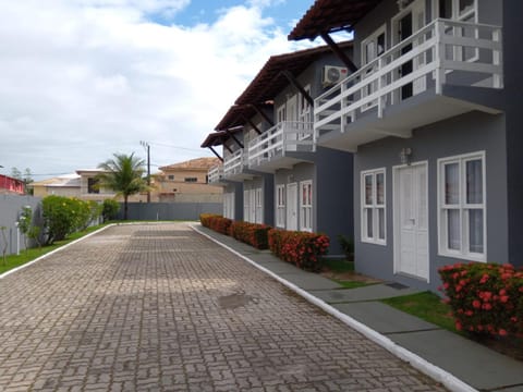 Property building, Facade/entrance, Balcony/Terrace, Parking