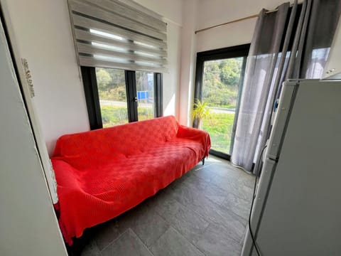 Kitchen or kitchenette, Seating area