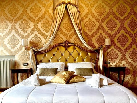 Bed, Photo of the whole room, Bedroom, internet