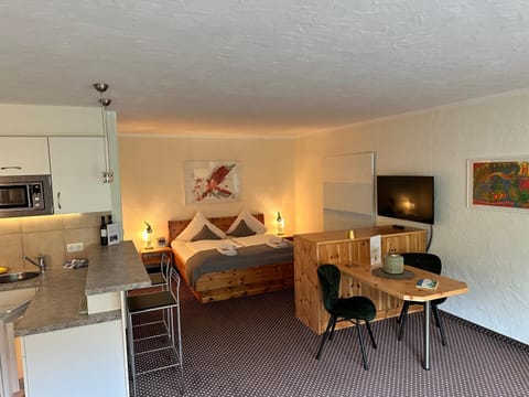 Kitchen or kitchenette, Living room, Seating area