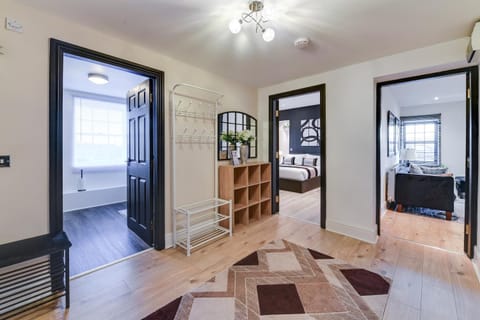 Facade/entrance, Photo of the whole room