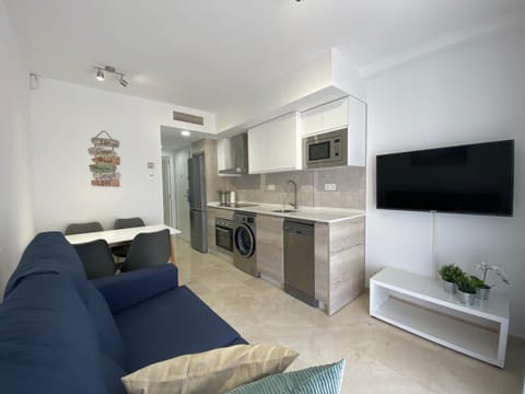 Communal lounge/ TV room, Kitchen or kitchenette, Living room, Seating area