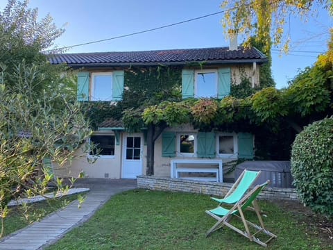 Property building, Garden, Garden, Garden view, Garden view