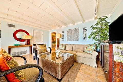 Tommy Bahama Beach Rd II House in Capistrano Beach
