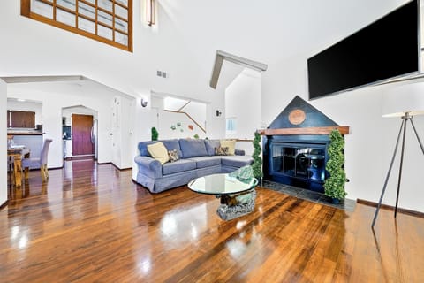 Great Balboa Peninsula Combo House in Balboa Peninsula