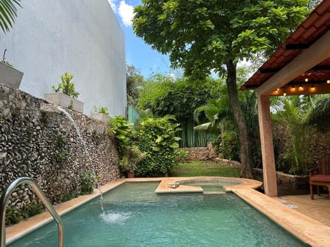 Swimming pool, Swimming pool