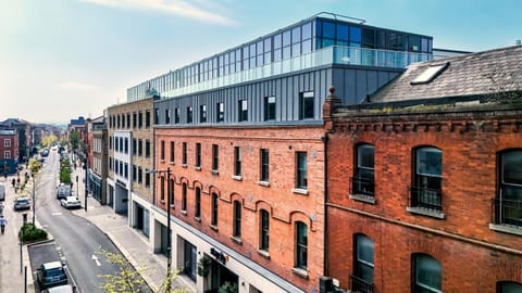 Property building, Facade/entrance, Property logo or sign, Street view