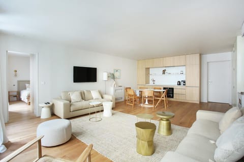 Communal lounge/ TV room, Kitchen or kitchenette, Living room, Seating area