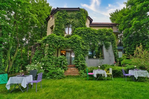 Property building, Garden