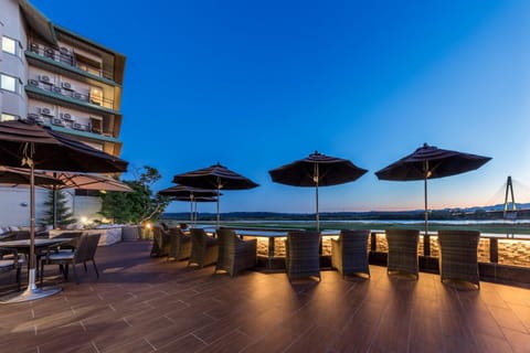 Communal lounge/ TV room, Garden, Hot Spring Bath, Massage, Balcony/Terrace, Lounge or bar, Spa and wellness centre/facilities, River view, Entertainment, Alcoholic drinks, Non alcoholic drinks