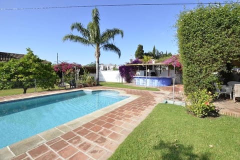 Garden, Swimming pool, Swimming pool