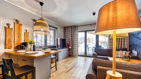 Living room, Seating area, Dining area