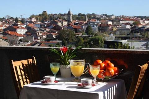 Balcony/Terrace, City view