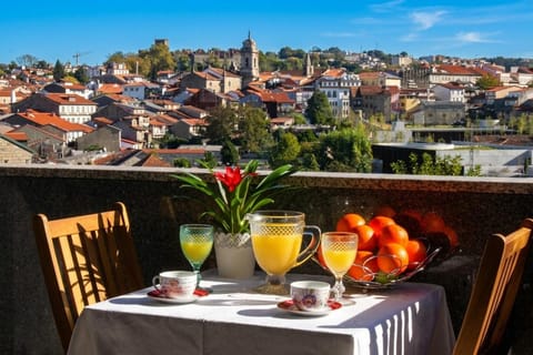 Balcony/Terrace, City view
