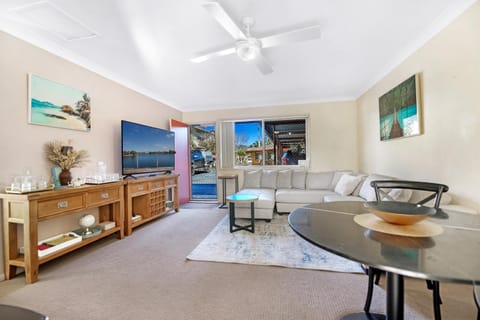 Kitchen or kitchenette, Living room, Beach, Bedroom