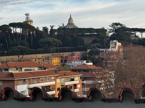 Property building, Nearby landmark, Day, City view, Landmark view