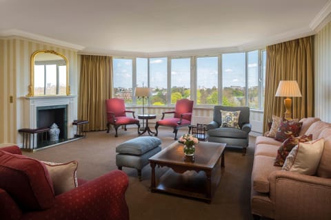 TV and multimedia, Living room, Seating area, City view