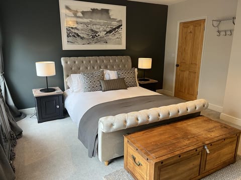 Refurbished Victorian Villa- Free Parking- Sleeps6 House in Bury Saint Edmunds