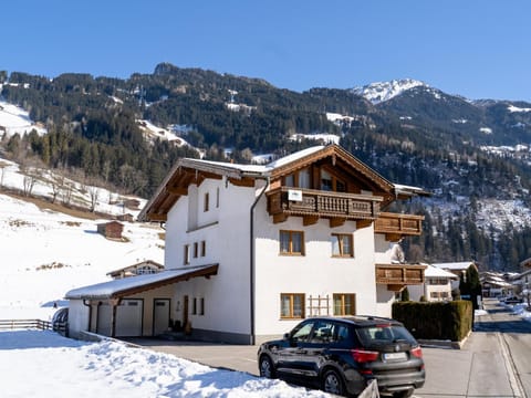 Property building, Winter