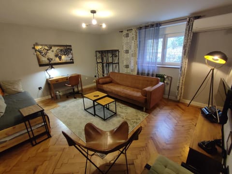 TV and multimedia, Living room, Photo of the whole room, Seating area