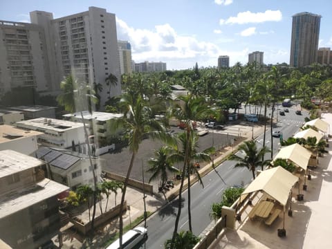 Waikiki beach cozy studio no resort fee Apartment hotel in McCully-Moiliili