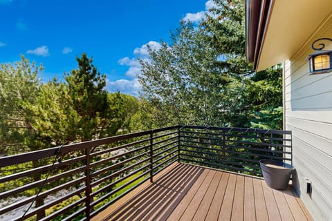 Lakeview Townhome Unit A5 House in Avon