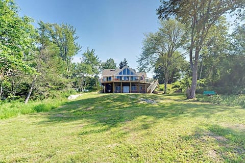 Property building, Day, Garden
